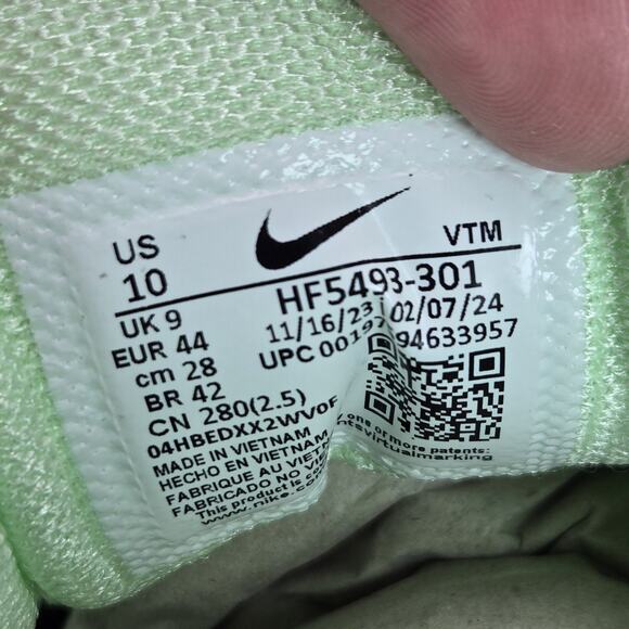 NEW Nike Zoom Vomero 5 Mens Size 10 Running Shoes Sneaker Green HF5493 301 - Picture 10 of 12